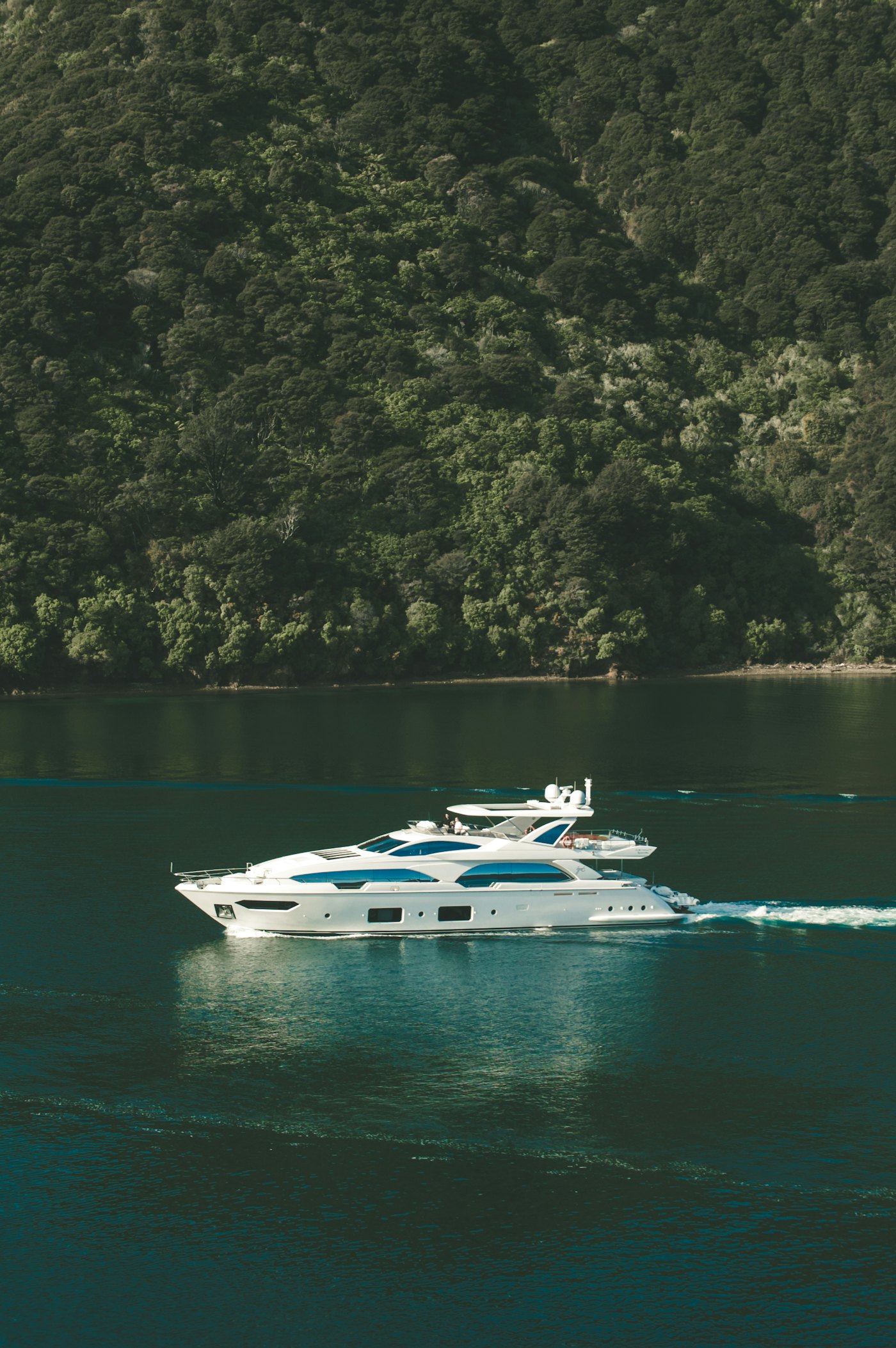 Azimut 68 Fly（同型船示意）